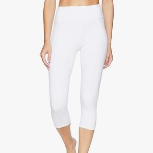 🦋NWOT Women’s Yoga Capri Leggings Inner Packet Non See Through White Size L